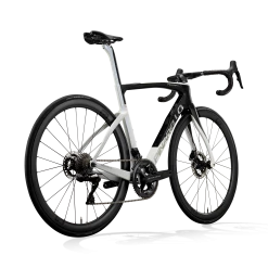 Rennrad Pinarello F9 (Shimano Dura Ace Di2) -Fahrräder Verkaufsladen img pinarello pinarello 2023 f9 dura ace razor white 2